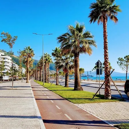 Sea View In فلورا